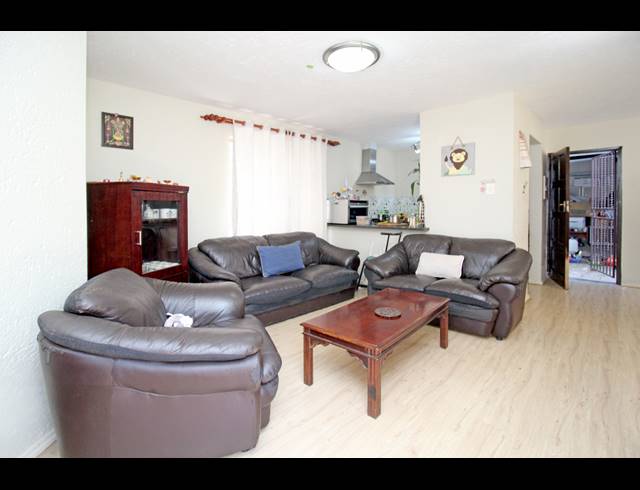 2 BEDROOM HOUSE FOR SALE IN SUNNINGHILL